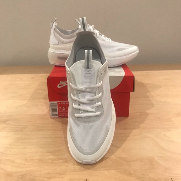 Nike Shoes - NEW - Nike Air Max Dia SE